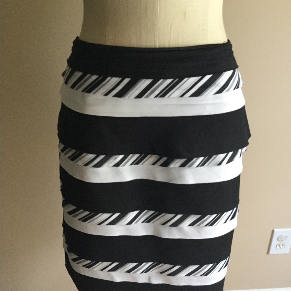 WHBM PETITE MIXED-STRIPE PENCIL SKIRT